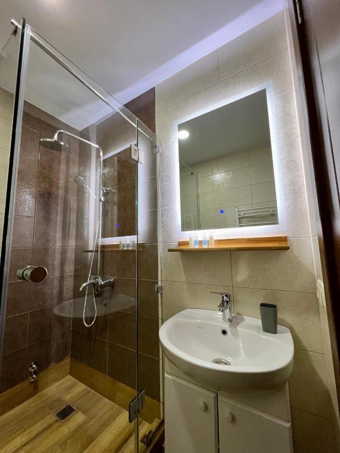 Point Hotel Tiflis Exterior foto