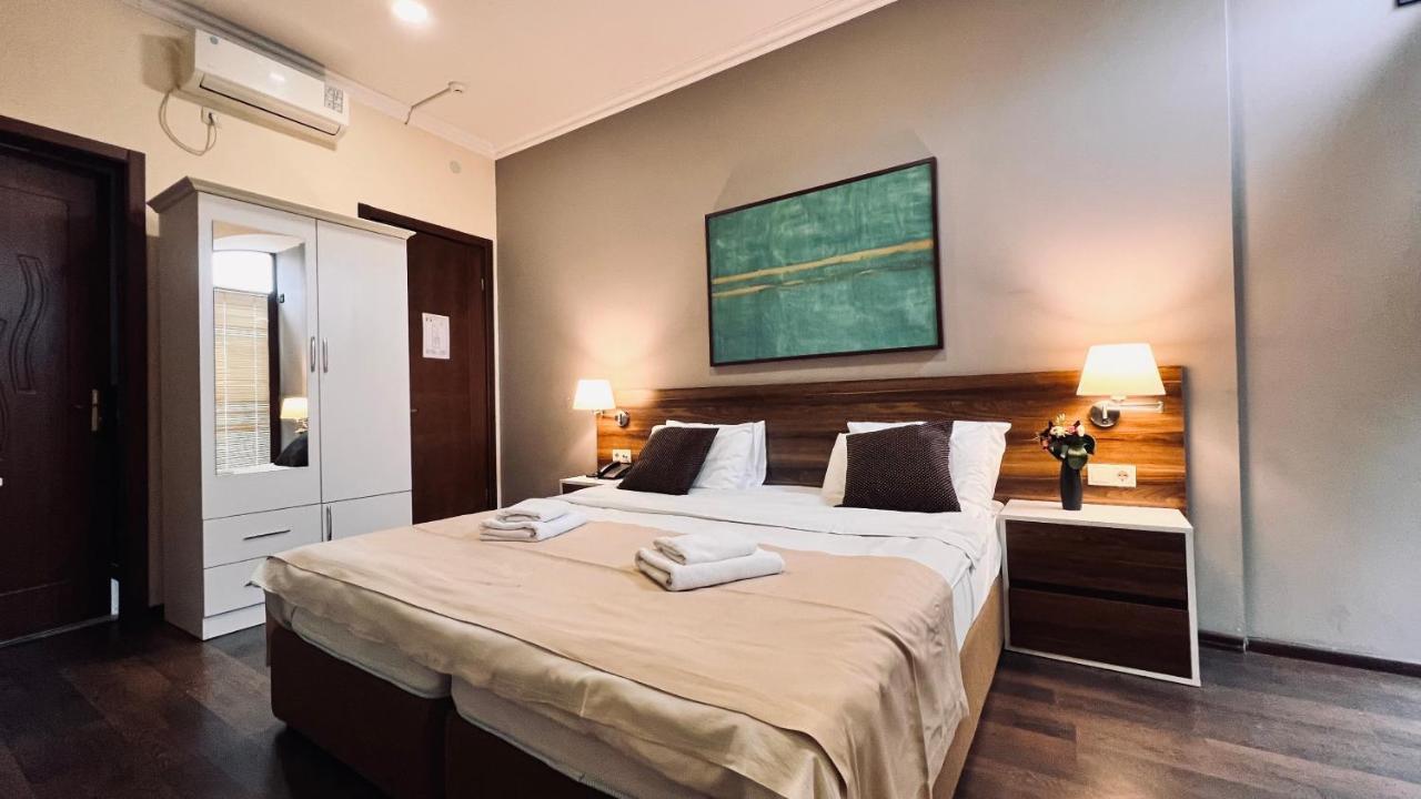 Point Hotel Tiflis Exterior foto