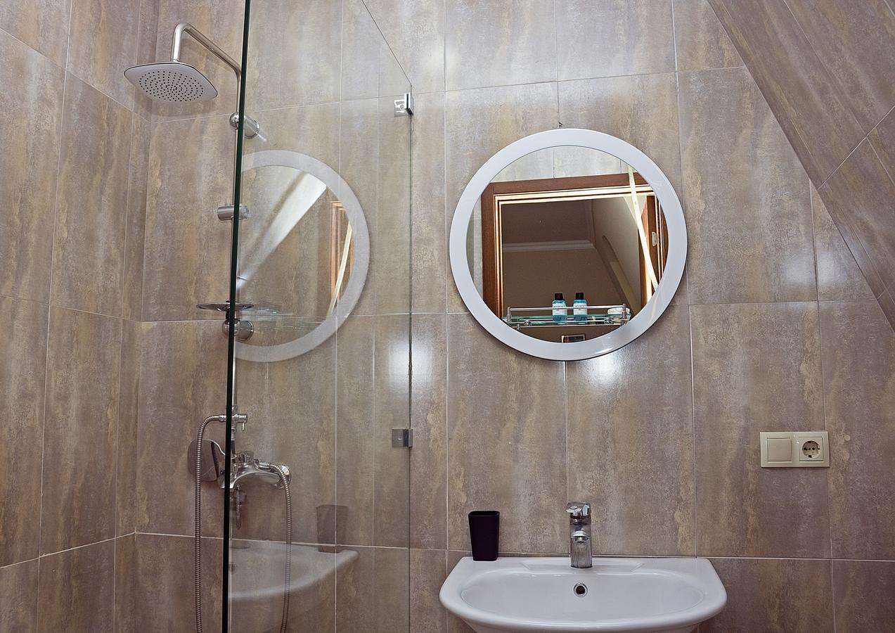 Point Hotel Tiflis Exterior foto